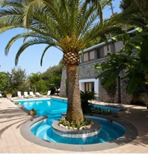 לינה וארוחת בוקר Ketty 4*