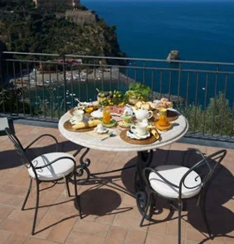 Ketty לינה וארוחת בוקר 4*