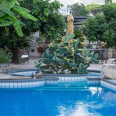 Ketty Bed & Breakfast 2*
